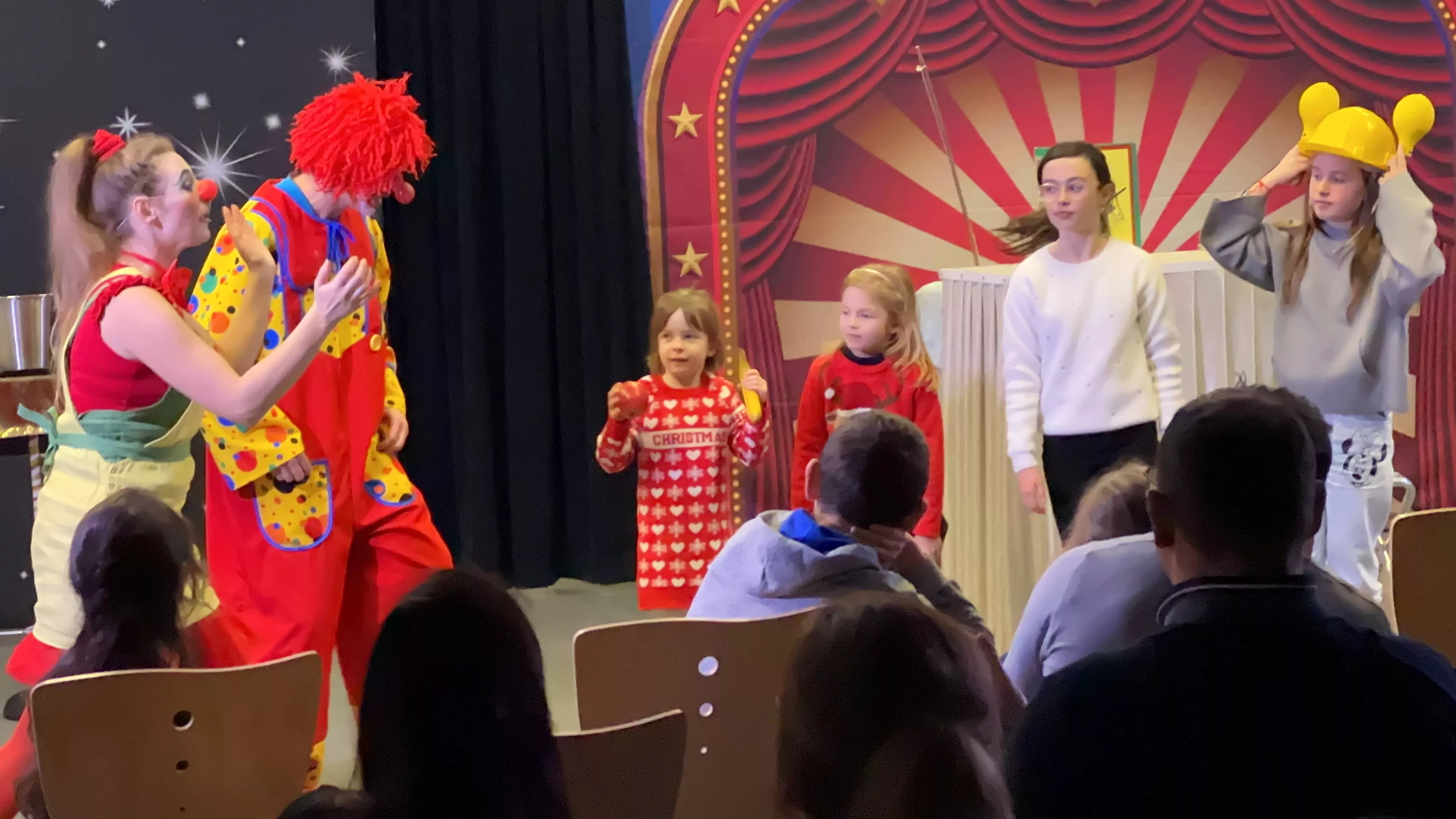 Un orchestre improvisé avec les enfants