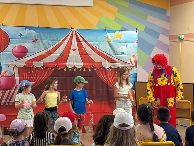 RICO avec les enfants qui participent